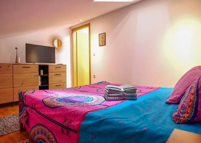 Amu Apartment