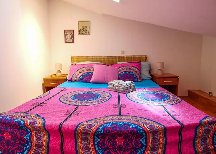 Amu Apartment