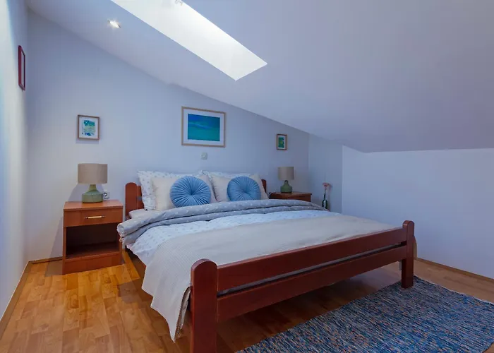 Amu Apartment